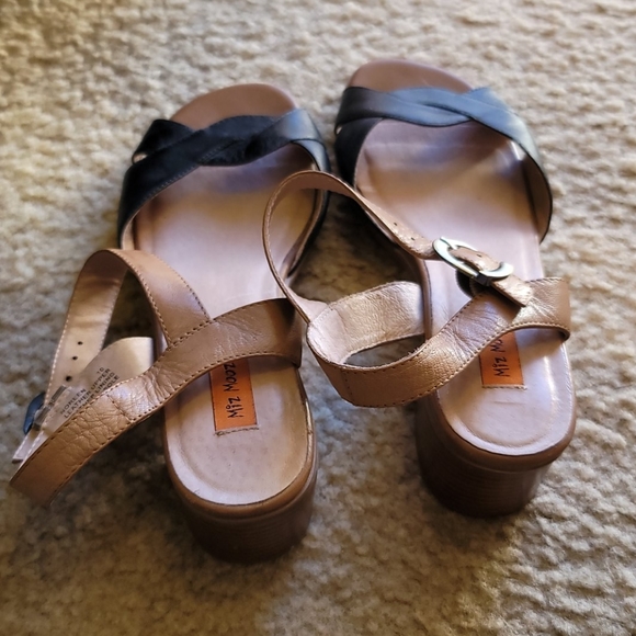 Miz mooz sandals size 10 - Picture 3 of 8